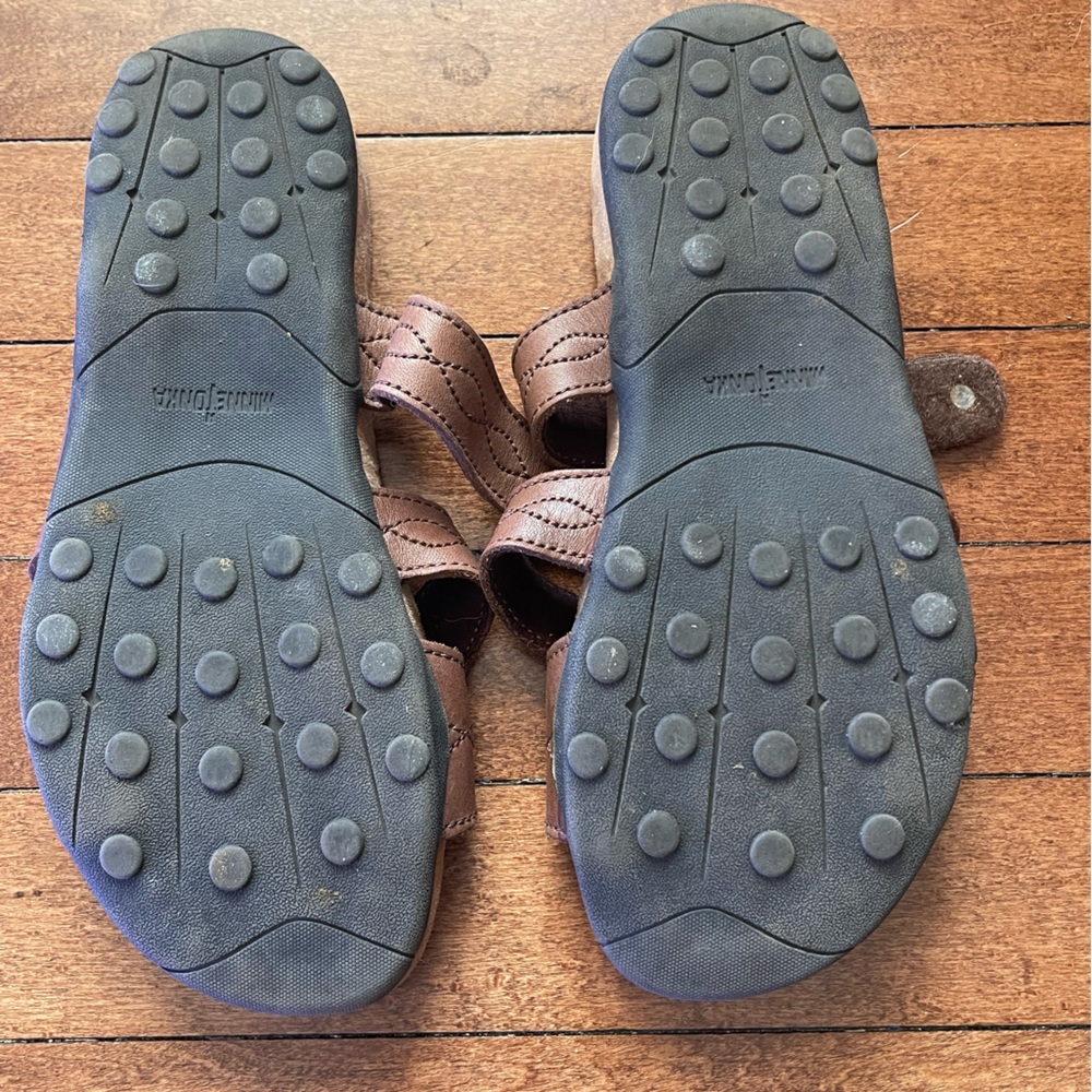 Minnetonka Women's Leather Brown Slip-on 3 Straps Sandal
Suede Footbed Sz 7 - Picture 6 of 6